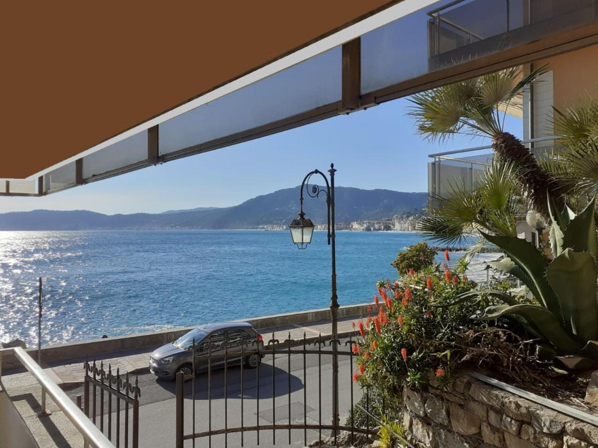 Apartmán Cadorna Fronte Mare Alassio Exteriér fotografie